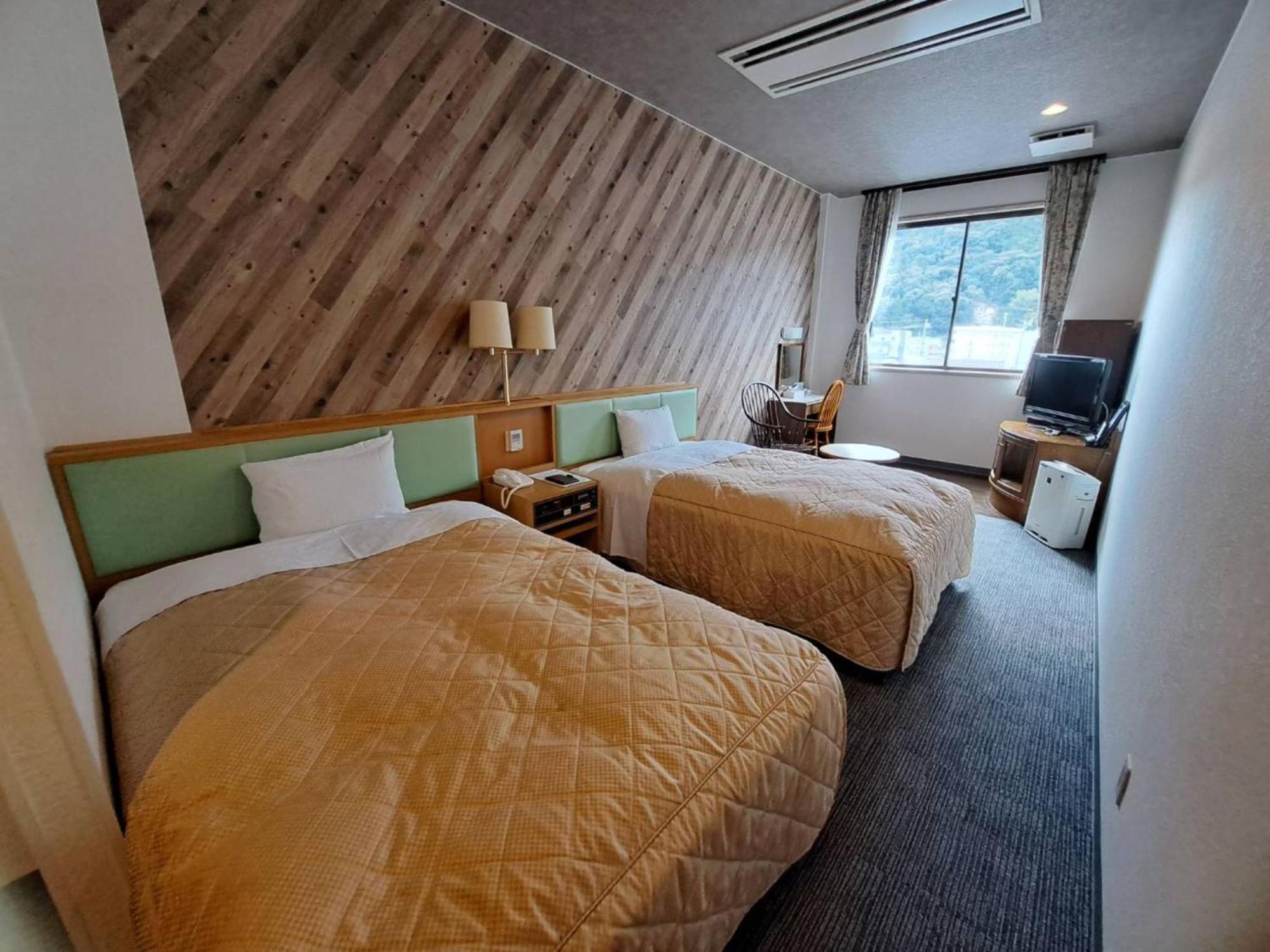 Business Hotel Kawakami Kumano Eksteriør billede